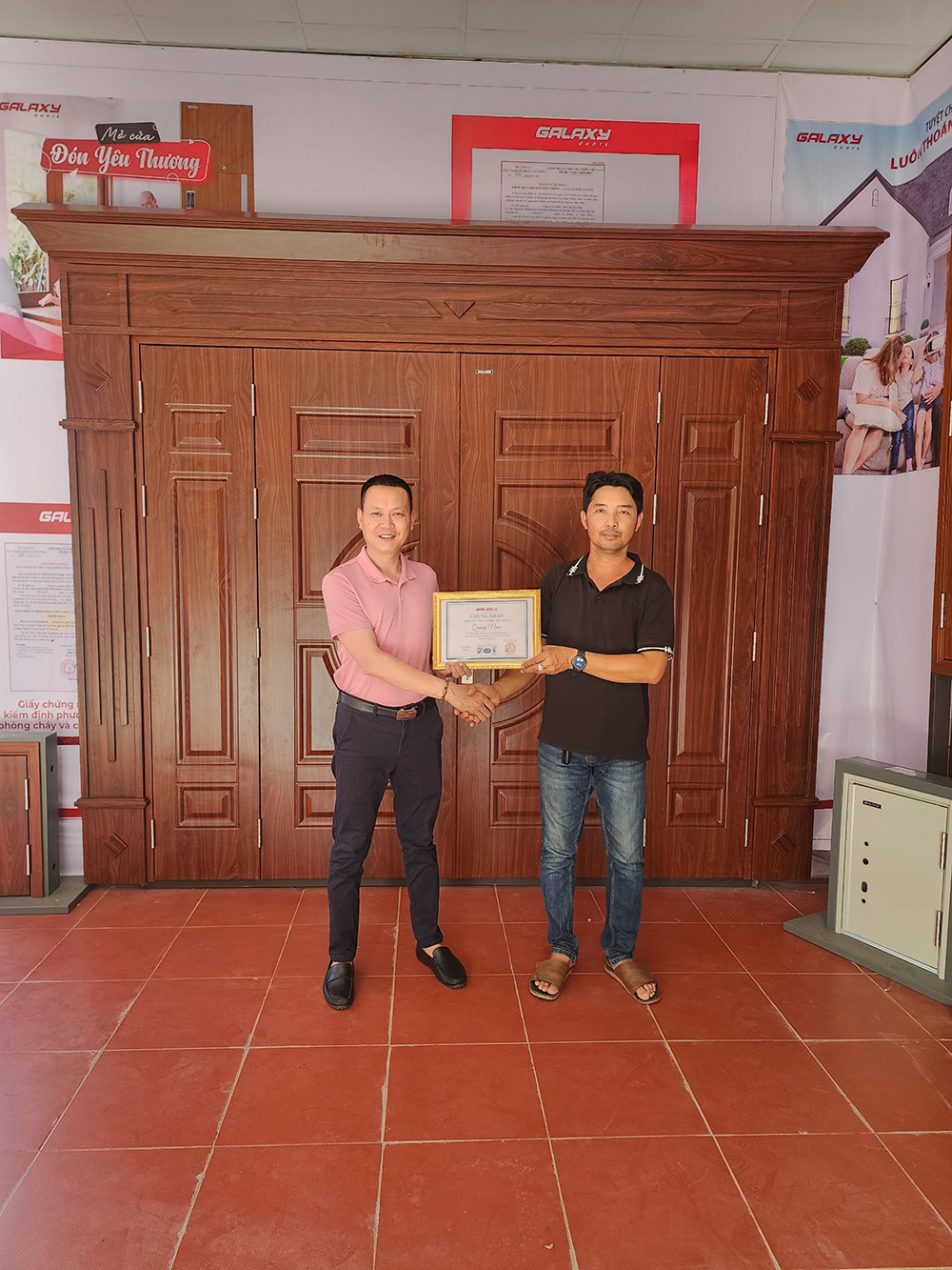 cửa nhựa v&acirc;n gỗ quảng nam